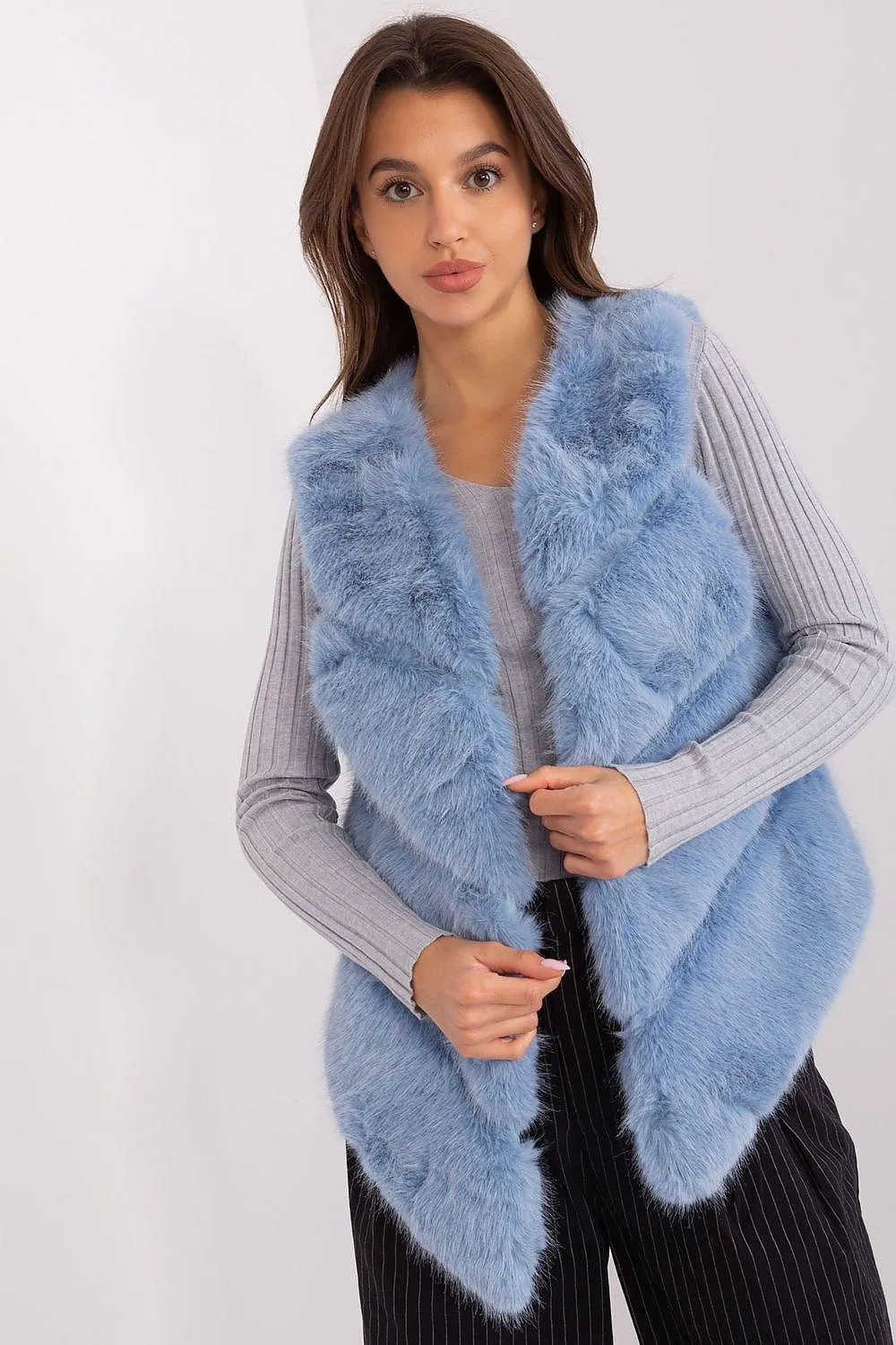 Elegant Multi-Pocket Faux Fur Vest for Every Event