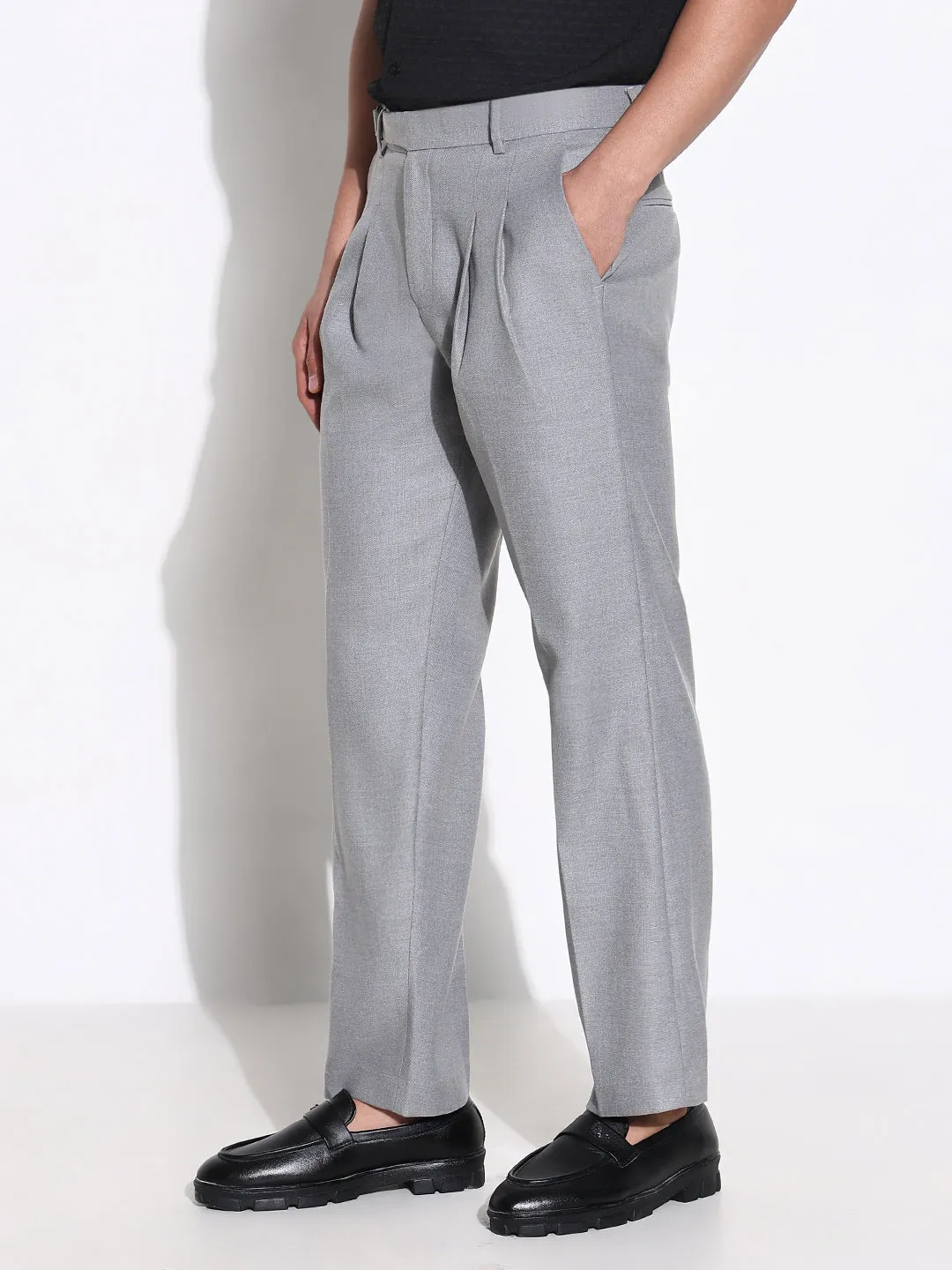 Men Grey Solid Tapered Fit Trousers