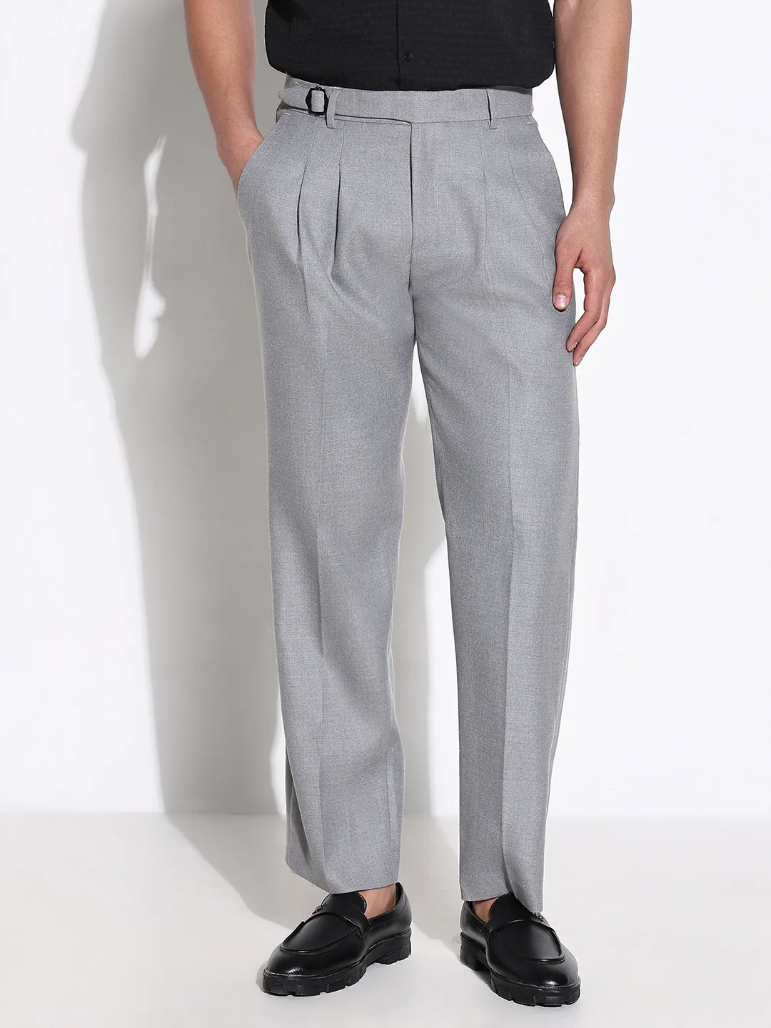Men Grey Solid Tapered Fit Trousers