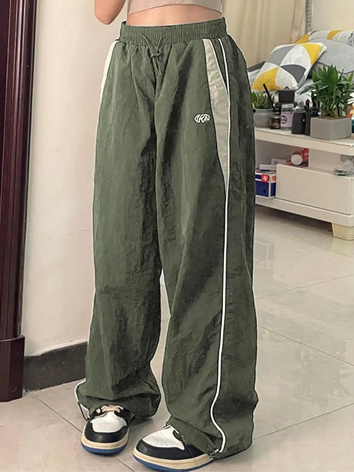 Xineicy Y2K Baggy Pants for Women Vintage Sweatpants Wide Leg Parachute Pants Hip Pop Cargo Pants